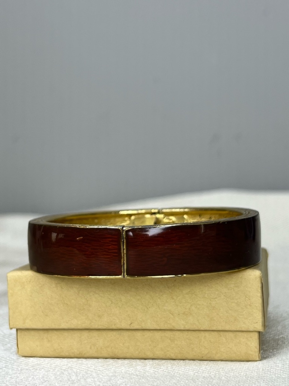 CINER Bracelet Signed Gold-Tone Hinged Clamper Bangle Deep Cherry Red Enamel - Picture 8 of 10